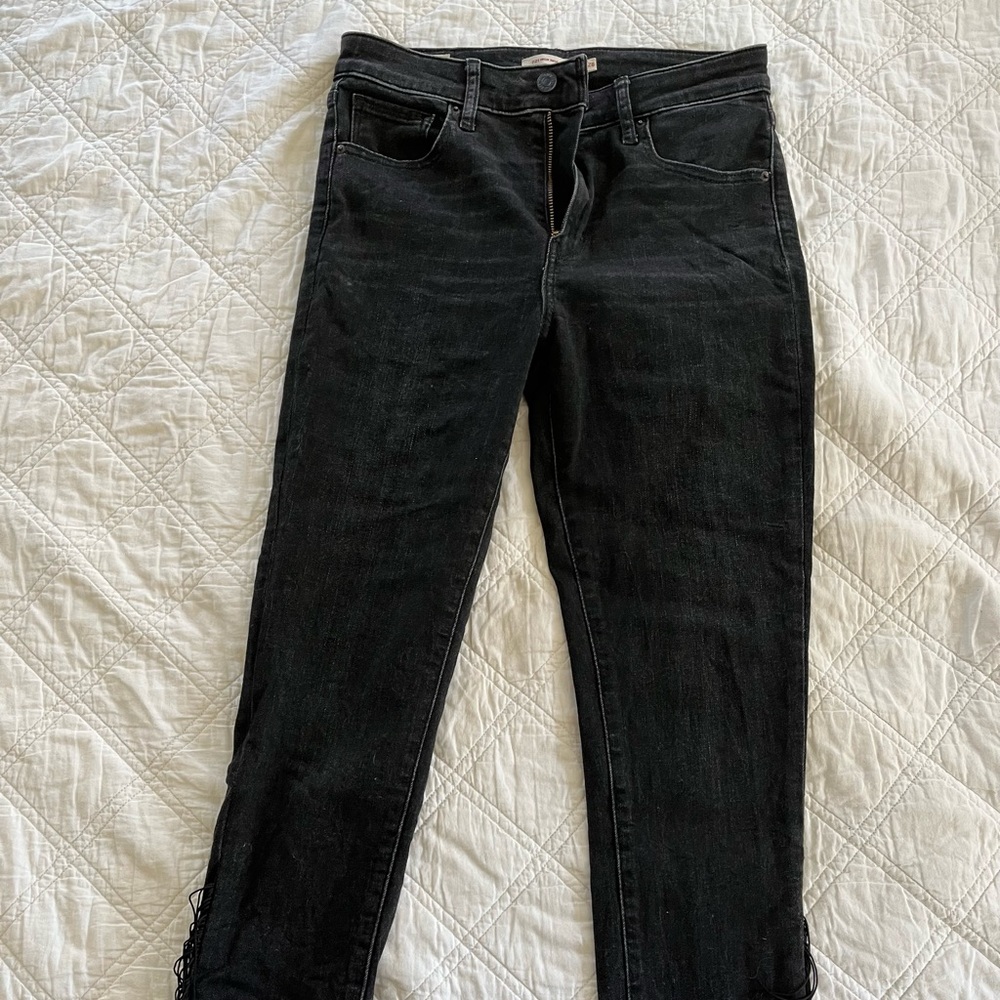 Levi’s 721 High Rise Skinny Jeans